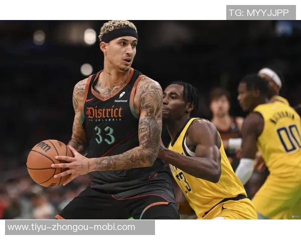 库兹马半场表现出色7投4中贡献11分2篮板2助攻展现强大实力